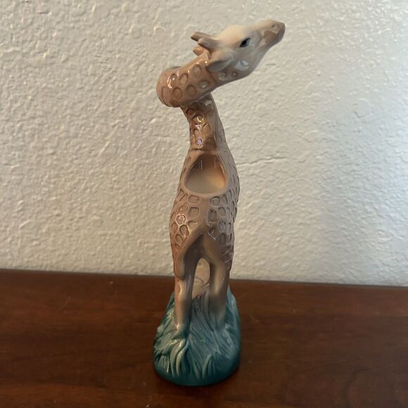 Five & Dime Ceramic Winding Neck African Giraffe Novelty Candle Holder 9” - Picture 2 of 6